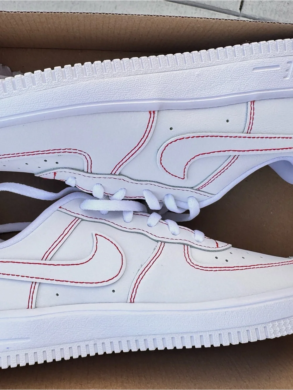 Nike Air Force 1 Low LV8 1 Lace White/Red preschool Size 3Y
